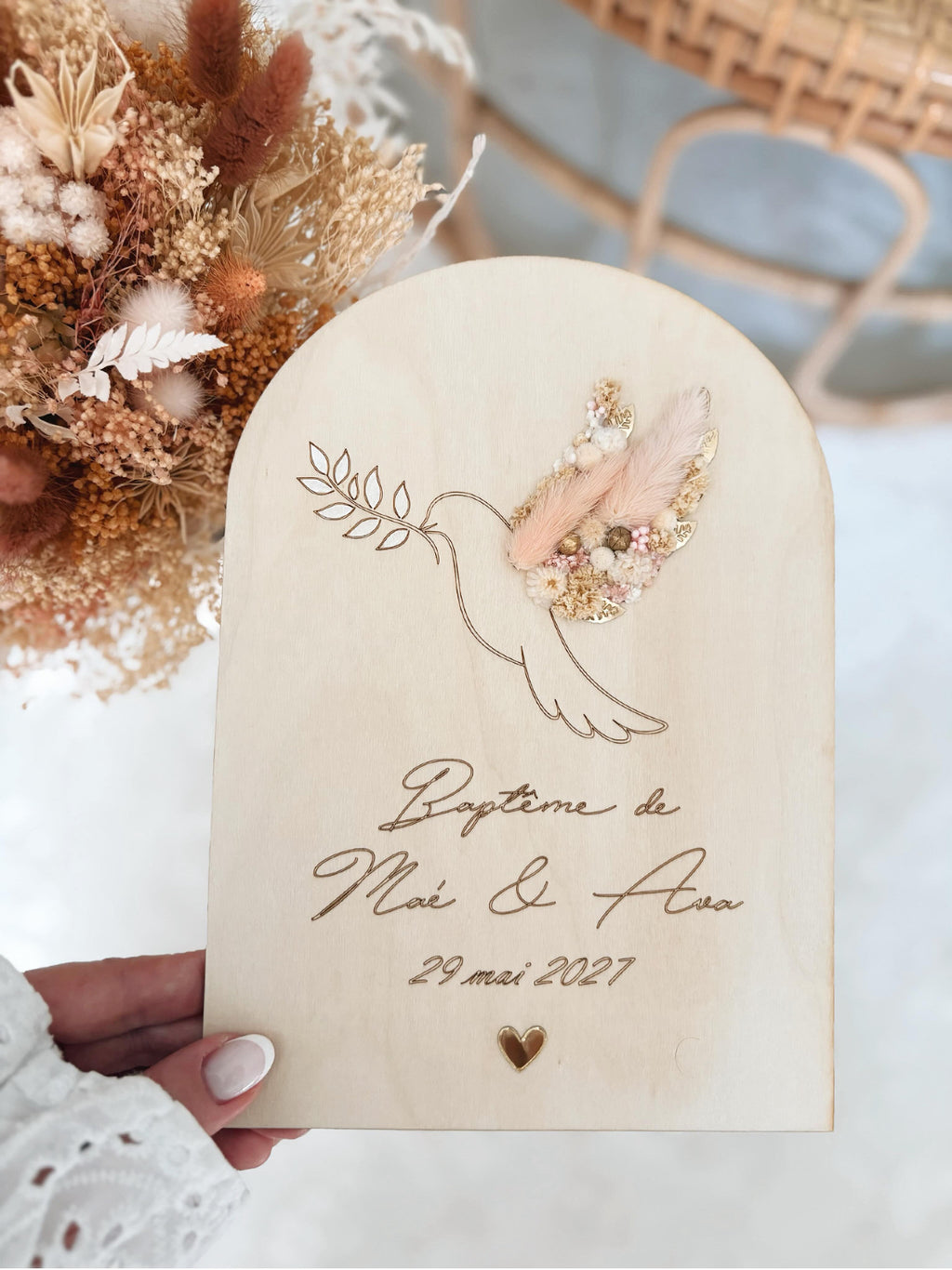 Arche Baptême : Colombe en fleurs séchées