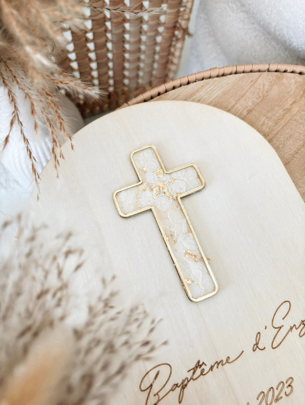 Arche Baptême : Croix en fleurs séchées