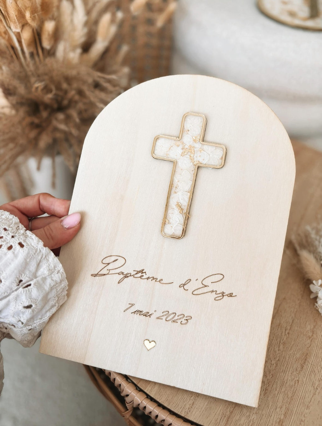 Arche Baptême : Croix en fleurs séchées